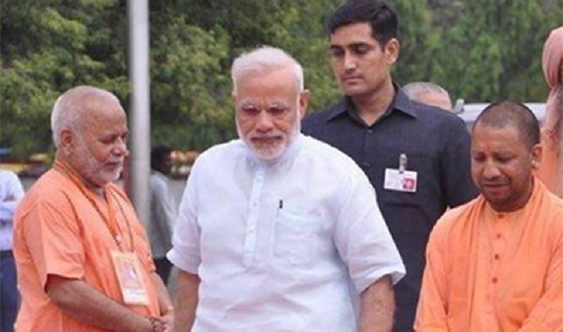 swami chinmayanand with modi yogi