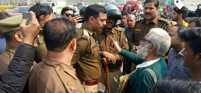 घंटाघर से मार्च करते मैगसेसे पुरस्कार विजेता संदीप पांडेय गिरफ्तार, सत्याग्रहियों ने बनारस से शुरू की आगे की यात्रा