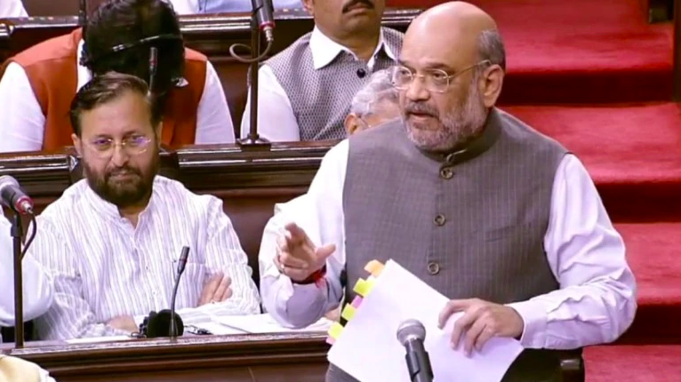 वे दंगे-दंगे खेलें और हम मरते जाएं