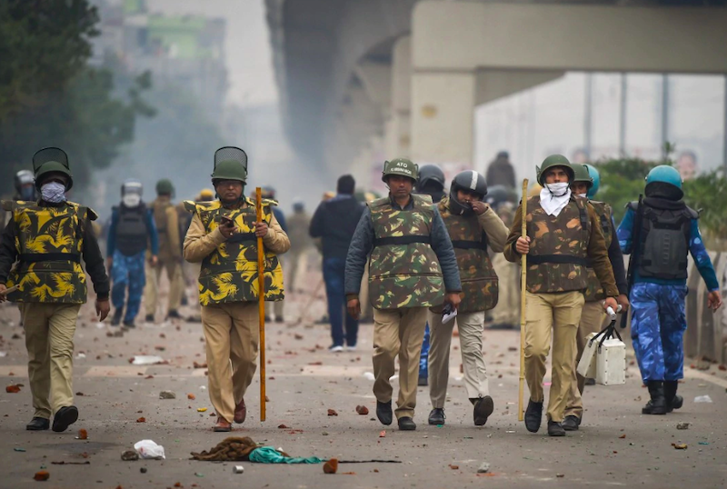 दिल्ली दंगों के दौरान दिल्ली पुलिस।