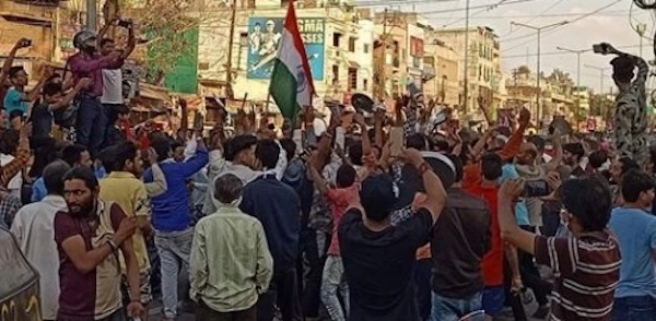 जनता कर्फ्यू बनाम कोरोना महोत्सव