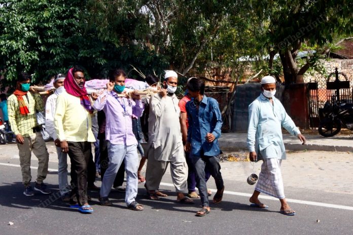 हत्यारों का हिंसक प्रतीक बना दिए गए राम को कोरोना काल में लौकिक और उदार बना रहे मुसलमान