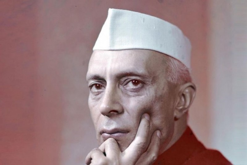 पंडित जवाहर लाल नेहरू।