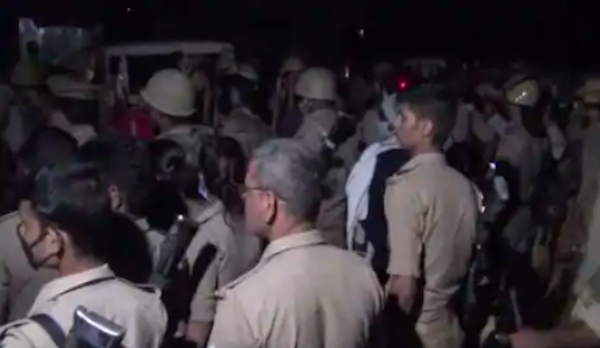 मौके पर पहुंची पुलिस।