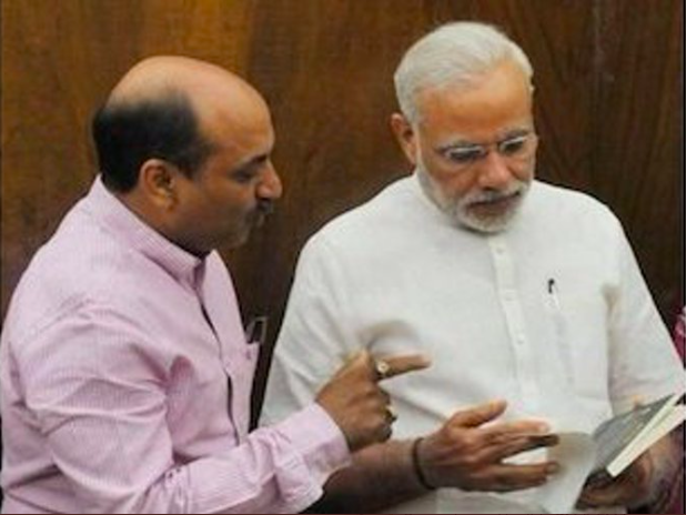 पीएम केयर्स फंड की ऑडिट करने वाले चार्टर्ड एकाउंटेंट के बीजेपी-संघ के साथ हैं नाभि-नाल के रिश्ते