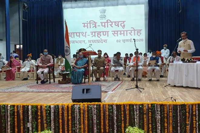 सत्ता के नशे में बेसुध शिवराज ने पार की संवैधानिक लक्ष्मण रेखा!