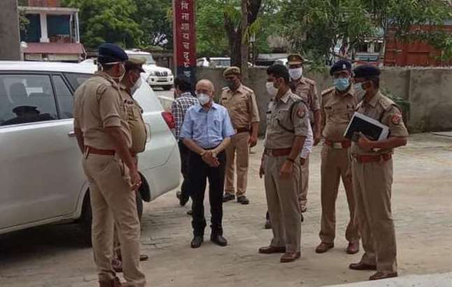 सक्रिय वकील हैं विकास दुबे एनकाउंटर मामले में गठित न्यायिक आयोग के अध्यक्ष