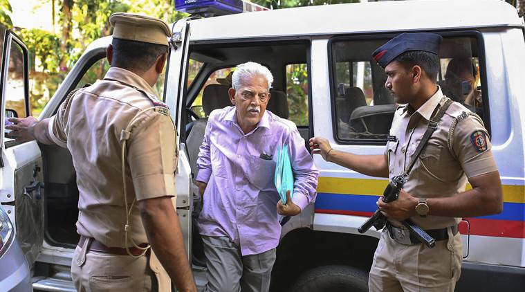 कवि और एक्टिविस्ट वरवर राव बॉम्बे हाईकोर्ट पहुंचे, मामले की अर्जेंट सुनवाई के लिए की अपील