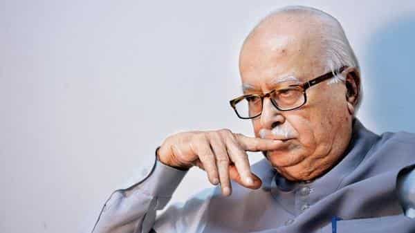 राम जन्मभूमि आंदोलन के अगुआ आडवाणी को अयोध्या समारोह का निमंत्रण नहीं, कोर्ट में पेशी का तोहफा मिला