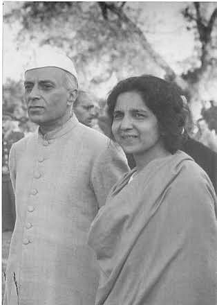 नेहरू के साथ अरुणा आसफ अली।