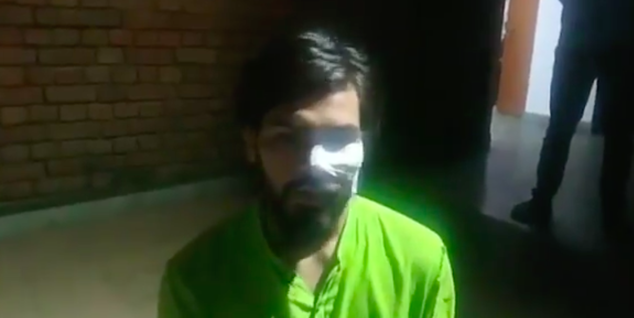 घायल छात्र विवेक।