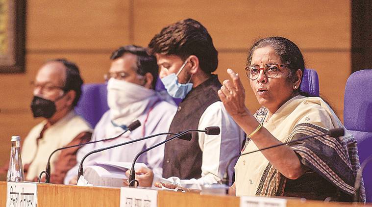 बिहार चुनाव के बीच मोदी सरकार को चुनाव आचार संहिता से छूट क्यों मिली?