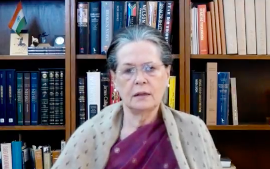 कांग्रेस अध्यक्ष सोनिया गांधी।
