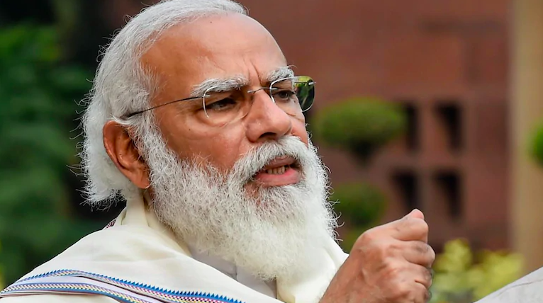 मोदी जी! युद्ध के बीच में घोड़ा नहीं बदलते