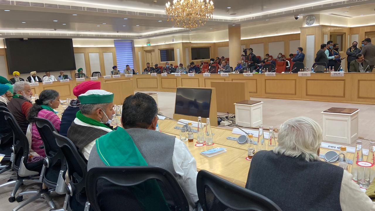 सरकार के साथ किसान नेताओं की बैठक