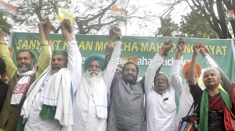 बैटल ऑफ बंगाल: किसानों की ट्रैक्टर ट्रॉली से गूंजी आवाज ‘भाजपा को वोट नहीं’