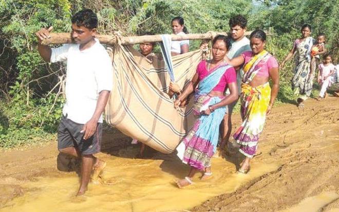 गोरखपुर से लेकर नोएडा तक उत्तर प्रदेश के एक-एक गांव में दर्जनों मौतें
