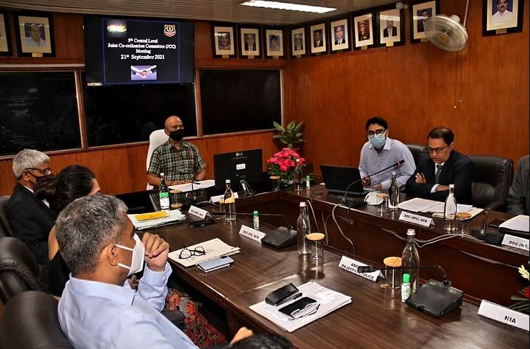 नारकोटिक्स कंट्रोल ब्यूरो-4: एनसीबी अधिकारी नहीं जानते कि व्हॉटसऐप चैट पर्याप्त सबूत नहीं होता