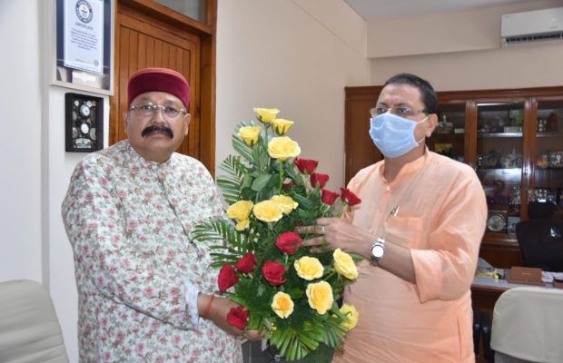 अफसरों की एसीआर के नाम पर मुख्यमंत्री की शक्तियां भी चाहते हैं उत्तराखण्ड के मंत्री