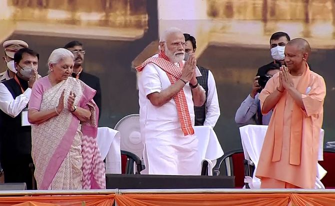 राज्यपाल आनंदी बेन ने क्यों कहा कि मोदी-योगी की जोड़ी कोई नहीं तोड़ सकता?