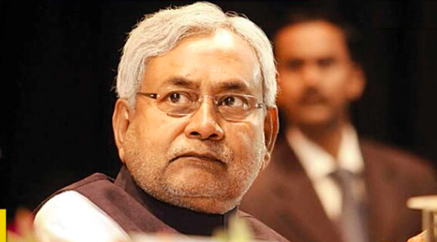 जिसके खिलाफ मोर्चा खोला उसी की गोद में जा बैठे नीतीश!