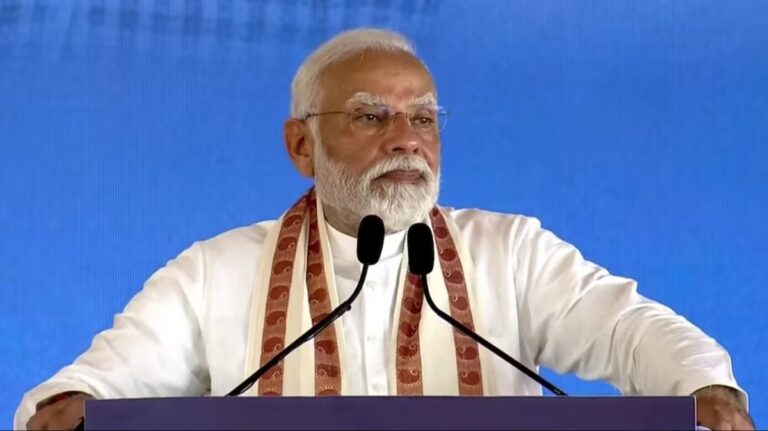 प्रधानमंत्री बनने के बाद मोदी ने की राज्य निधि में बड़े पैमाने पर कटौती करने की कोशिश