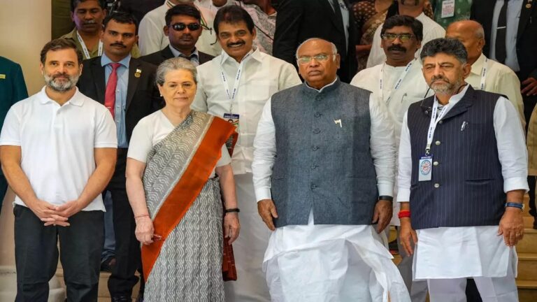 विपक्ष अपने जनकल्याण के वायदे पहुंचा सका, तो भाजपा के लिए बहुमत पाना कठिन हो जाएगा