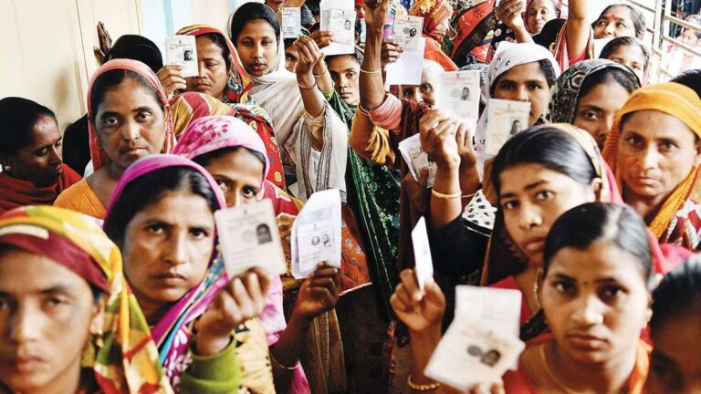फैसला जनता को करना है, अवाक लोकतंत्र चाहिए या बोलता लोकतंत्र