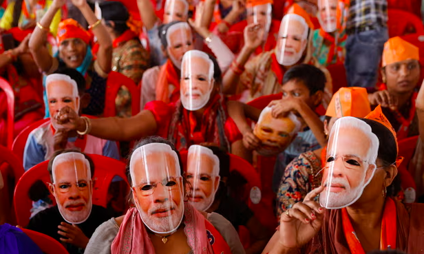 पश्चिमी दुनिया को संदेह सता रहा है कि मोदी किस करवट बैठेंगे