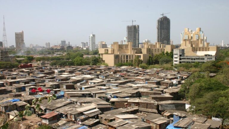 गैर-बराबरी के मुद्दे पर गुमराह करने में जुटे मोदी