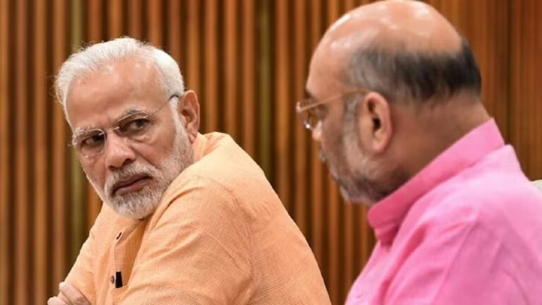 मोदी अब एक पतनोन्मुख शक्ति है और सत्ता उनकी सबसे बड़ी कमजोरी