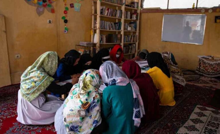 114 पेज के तालिबानी मैनिफेस्टो ने सार्वजनिक जीवन से गायब किया महिलाओं का वजूद 