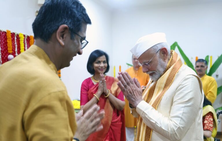 प्रधान न्यायाधीश और प्रधान सेवक के बीच बहती अंत:सलिला!