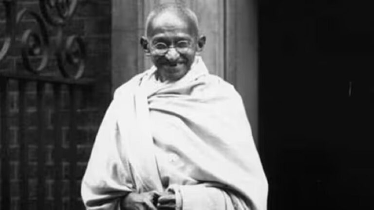 गांधी जयंती विशेष: महान भारतीय सभ्यता के गांधी के सपने से बहुत दूर रह गए हैं हम