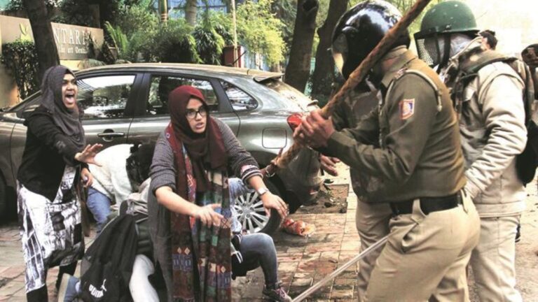 भारत बनता बहुसंख्यकवादी पुलिस राज