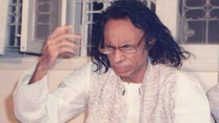 जौन एलिया स्मृति दिवस : ‘तारीख़ ने क़ौमों को दिया है यही पैग़ाम’