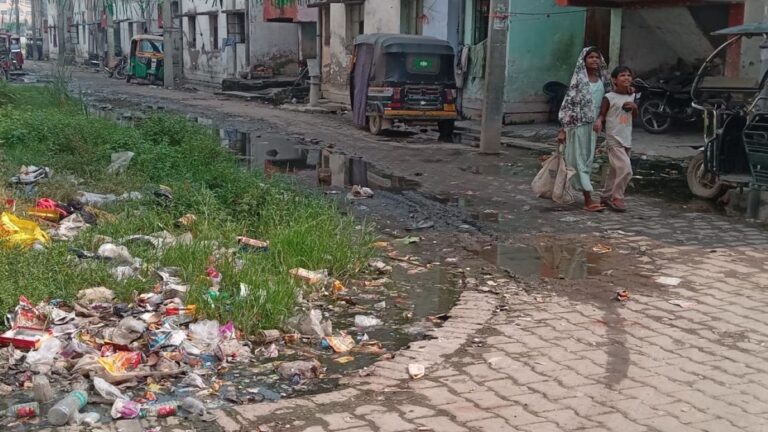ग्राउंड रिपोर्ट: मुगलसराय की कांशीराम आवासीय कॉलोनी उपेक्षा की शिकार, बदतर हालत में रह रहे नागरिक   