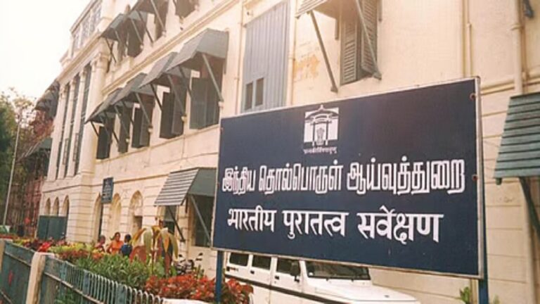 मिथकों को इतिहास बनाने की संघ परिवार की साजिश