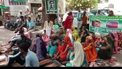 शंकरगढ़ में कोल आदिवासी और दलित मुहल्लों में नहीं हो रही पेयजल आपूर्ति