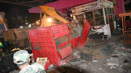 ग्राउंड रिपोर्ट: पीएम मोदी के ड्रीम प्रोजेक्ट को लील गया सिस्टम, अचानक चीखों और टूटते ख्वाबों का मैदान बन गया नाइट बाजार!