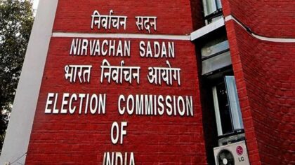 चुनाव आयोग के स्पष्ट जनविरोधी रुख के बावजूद विपक्ष बिहार की लोकप्रिय आवाज बन पाने में नाकाम 