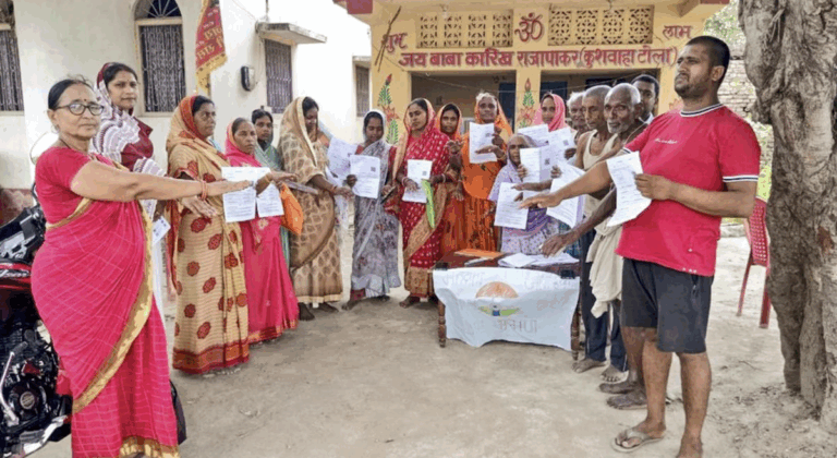 चुनाव आयोग ने भारतीय लोकतंत्र का मजाक बनाकर रख दिया