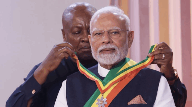 सम्मान के संजाल में ट्रम्प और मोदी 