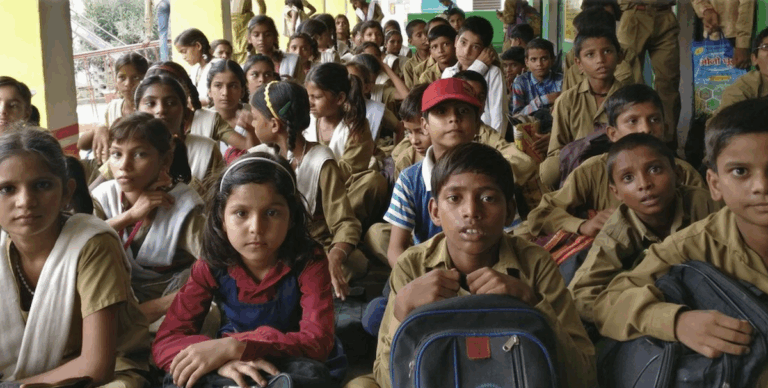 पढ़ लिख बबुआ कलमिये में जान बा …..