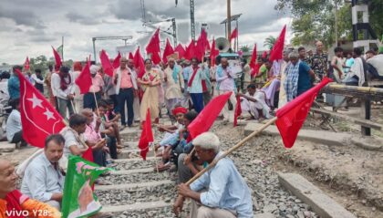ट्रेड यूनियनों की बुलायी गयी हड़ताल का राष्ट्रव्यापी असर, जगह-जगह बंद और प्रदर्शन हुए
