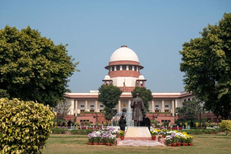 सुप्रीम कोर्ट ने चुनाव आयोग से बिहार वोटर वेरिफिकेशन पर कहा- आधार, राशन, वोटर आईडी पहचान में करें शामिल