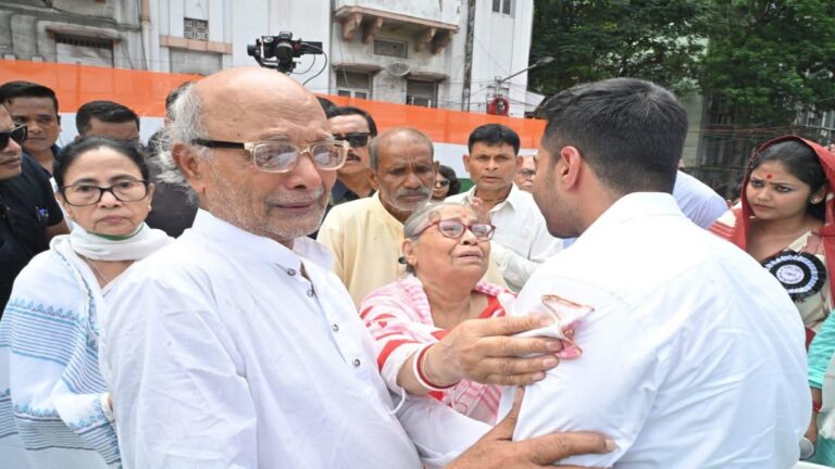 टीएमसी ने भाषा विवाद को बनाया बड़ा मुद्दा, कहा- बीजेपी को अगले चुनाव में 50 सीटें भी नहीं होंगी हासिल
